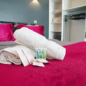 https://magnifique-appartement-ensoleille-renove-a-10min-de-cannes.fr-provencehotel.com